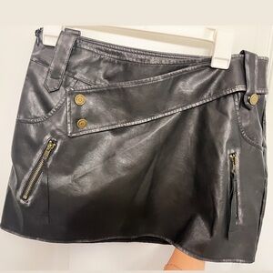 Leather mini skirt never worn , size medium